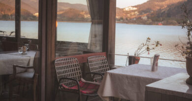 왈츠와 닥터만 카페 북한강 뷰